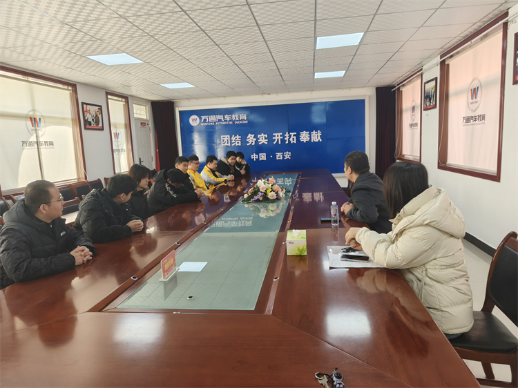 共筑绿色未来 点亮职业梦想——西安友邻友安-----AITO(问界)汽车专场招聘会在我校成功举办